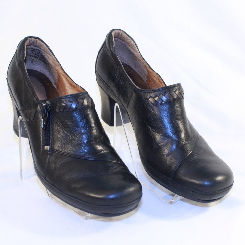 Clarks Artisan Size 8.5 Black Leather Side Zip Block Heel Square Toe Bootie Shoe
